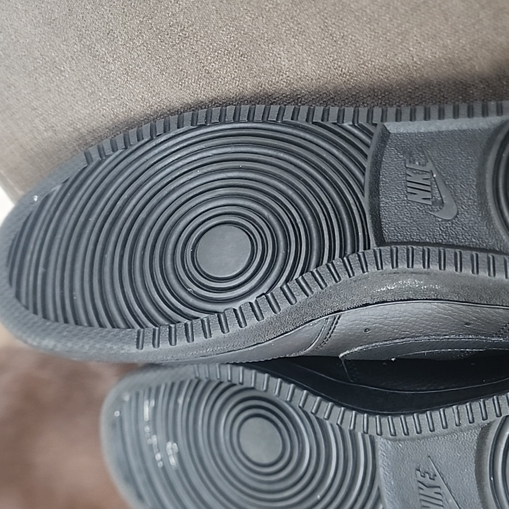 Nike - Picture 5 of 7